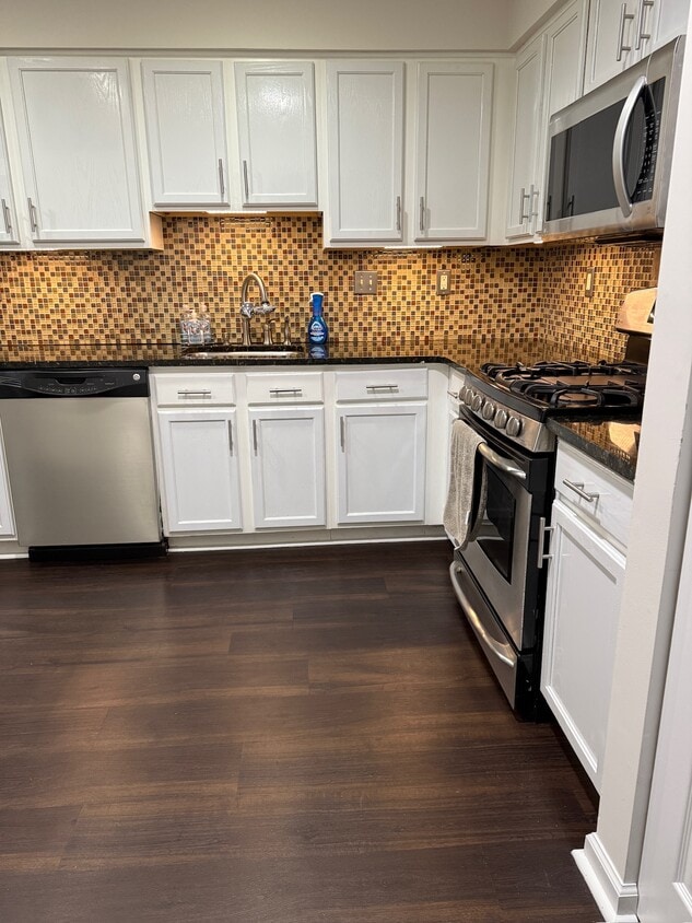 Foto principal - 481 Stoneglen St