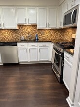 Building Photo - 481 Stoneglen St