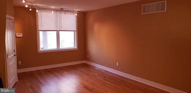Foto del edificio - 546 N 12th St