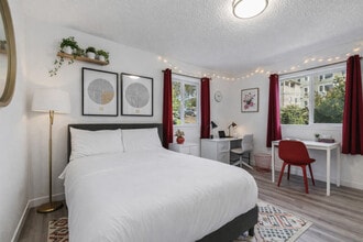 Building Photo - 612 S 18th St