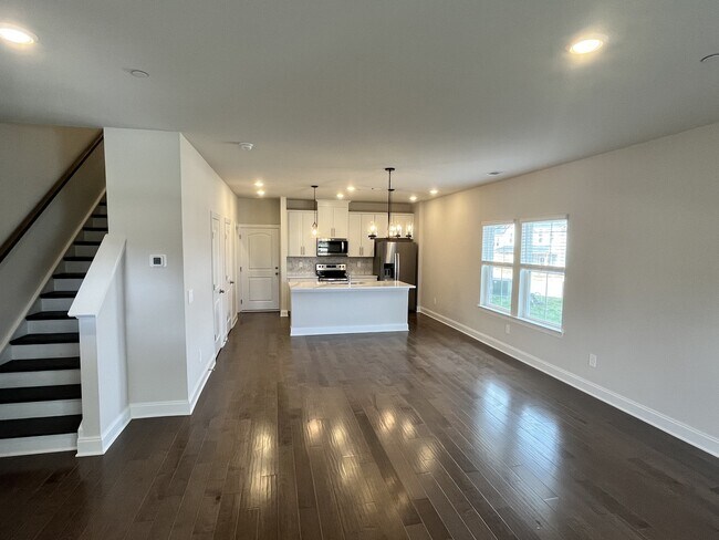 Building Photo - 204 Douglas Bend Rd