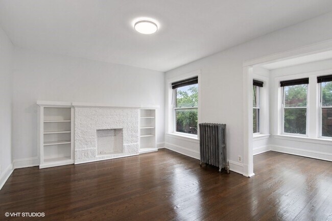 Foto del edificio - 2040 W Birchwood Ave