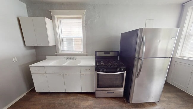 Foto del edificio - 4226 Dewey Ave