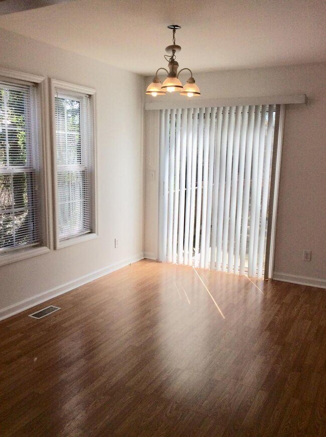 Foto del edificio - 503 McReynolds St