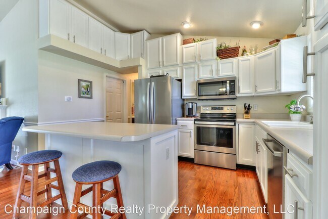 Building Photo - 3 br, 2 bath House - 500 E Grand Ave.