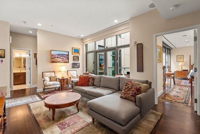 Foto del edificio - 43 Westland Ave