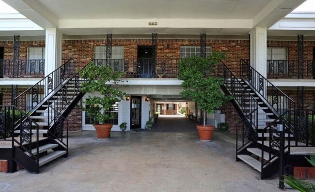Building Photo - 6125 E Wonsley Dr