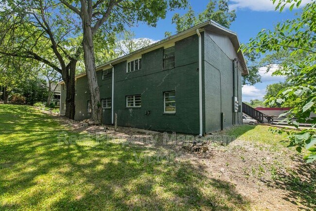 Building Photo - 2608 20th Ave N