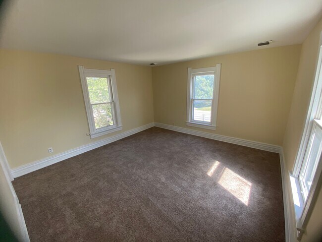 Foto principal - 608 S Main St