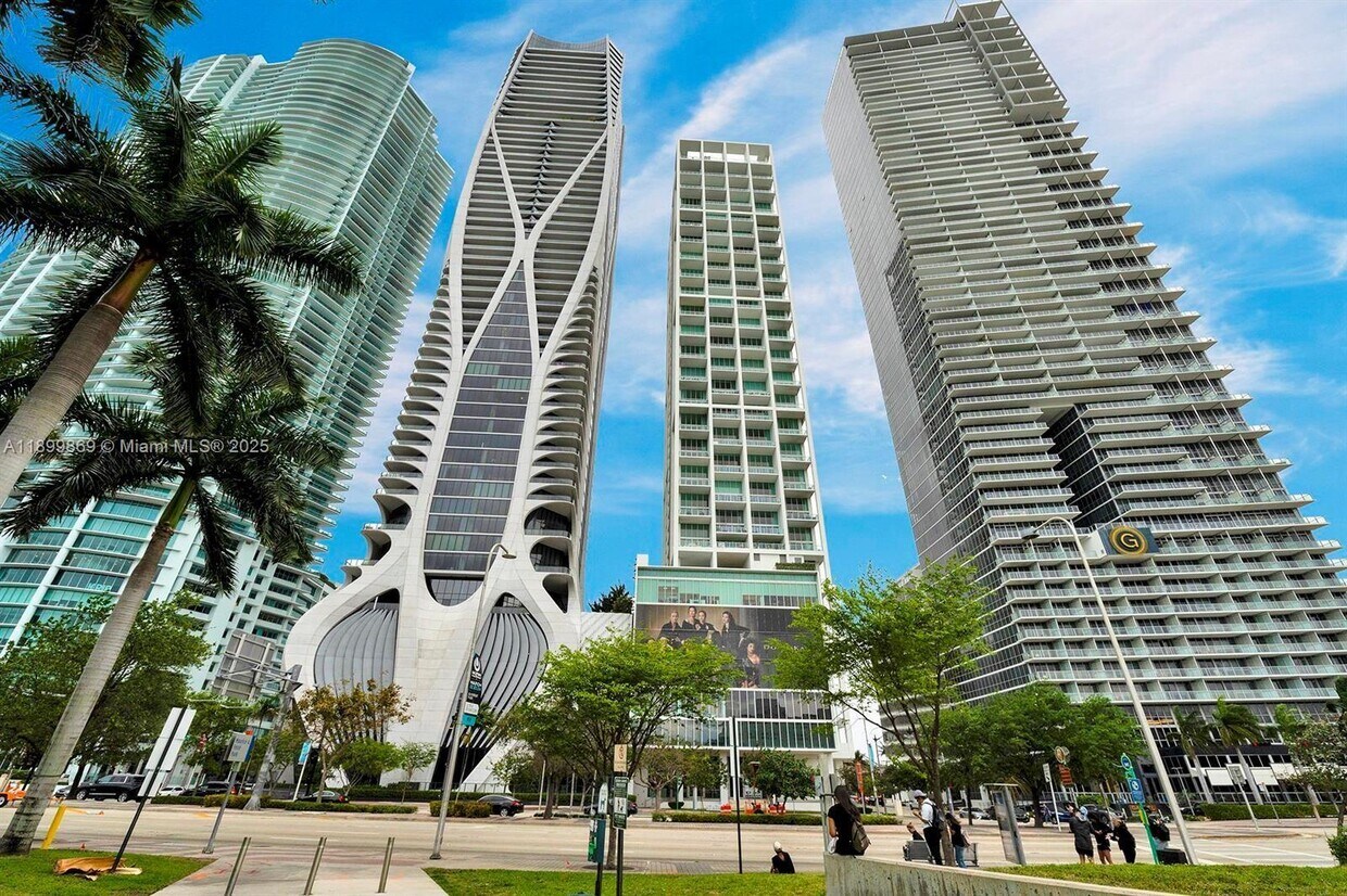 Foto principal - 1040 Biscayne Blvd