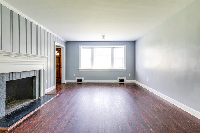 Foto del edificio - 6141 Merrifield Dr