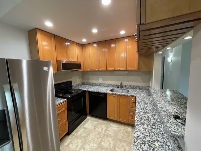Building Photo - 10445 Briarbend Dr