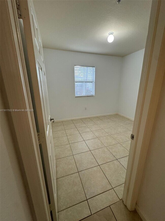 Foto del edificio - 8620 NW 97th Ave