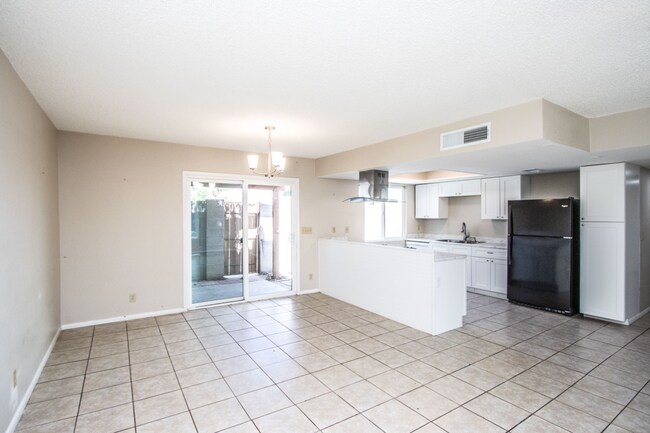 Foto del edificio - 3Br in gated community $1600