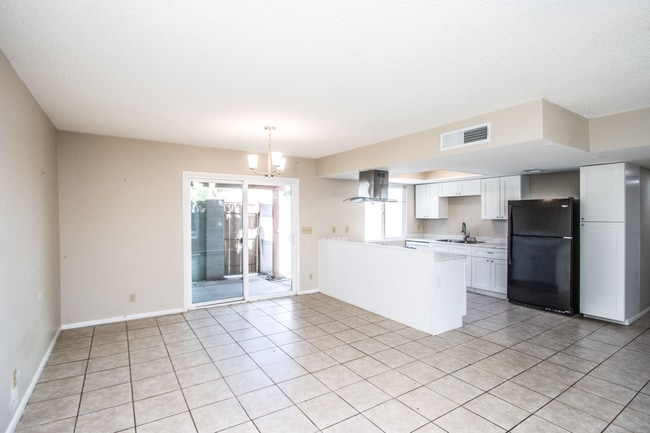 Building Photo - 3Br in gated community