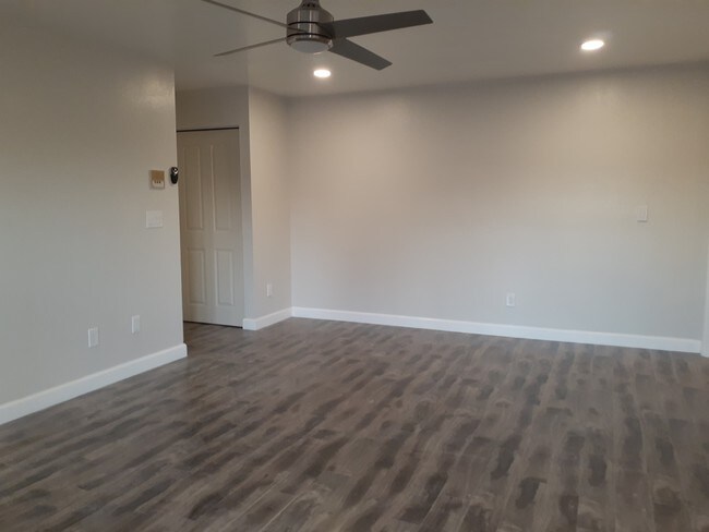 Building Photo - 7437 Haskell Ave