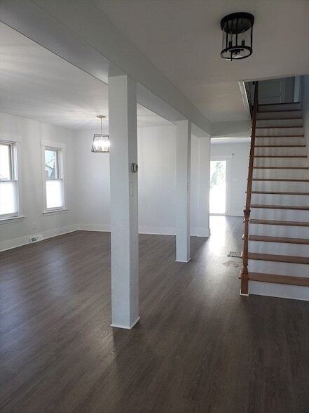 Building Photo - 35 Herrick St