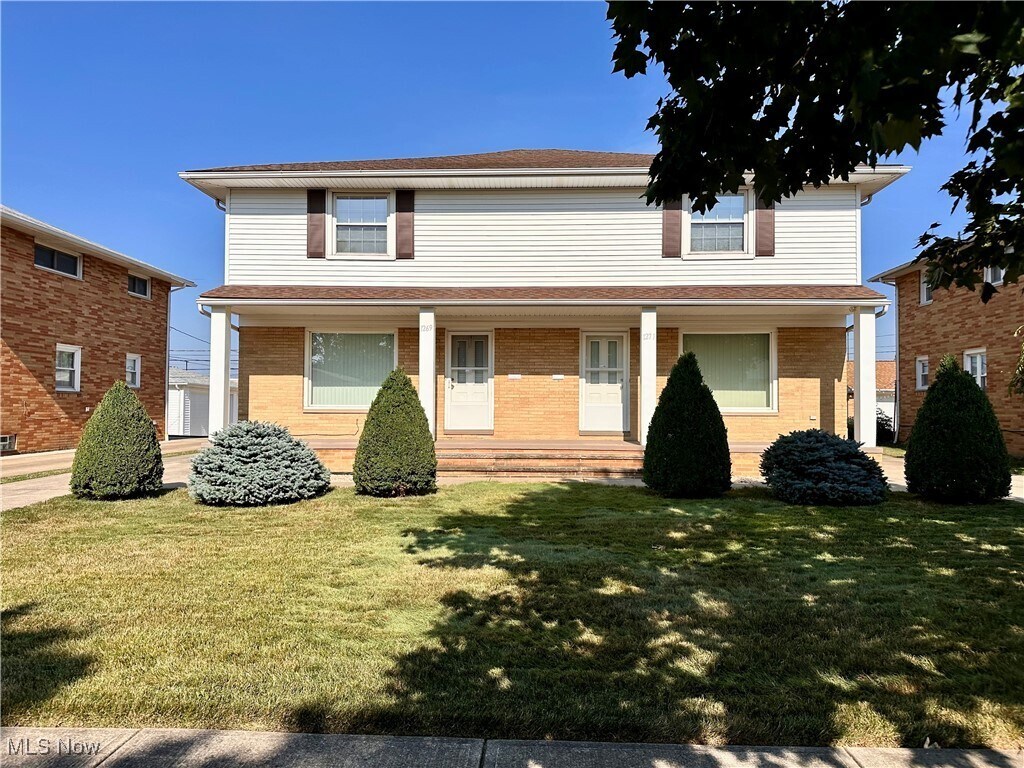 1271 Bonnie Ln Mayfield Heights, OH 44124 – photo 1