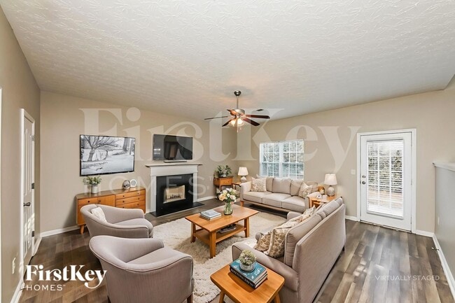 Foto del edificio - 419 Lake Ridge Ln