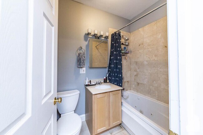 Building Photo - 2 bedroom in Chicago IL 60640