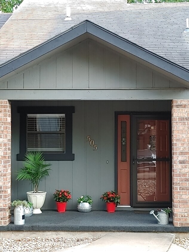 Primary Photo - 505 Carroll Dr