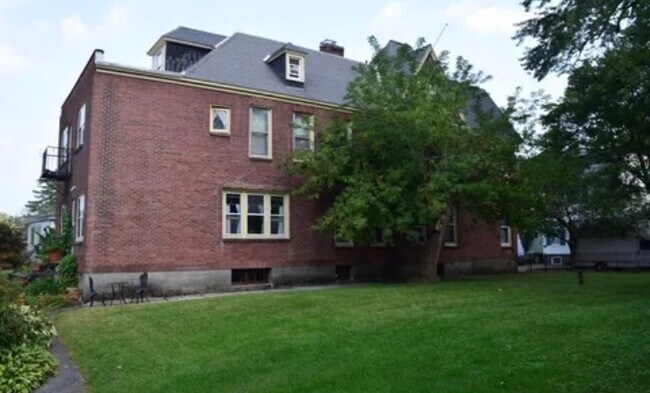 Foto del edificio - 10 Washington Ave