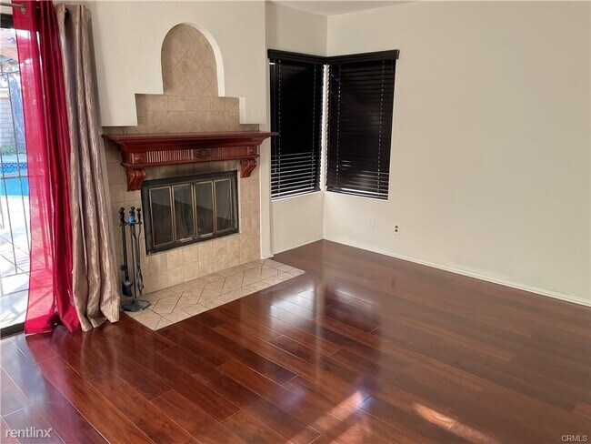 Building Photo - 4 br, 3 bath House - 22263 Roundup Dr