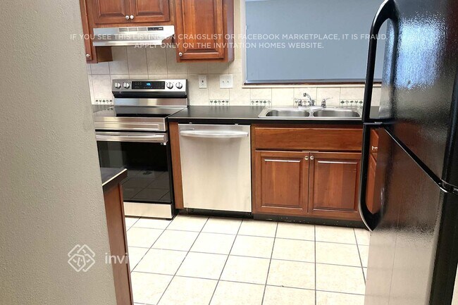 Foto del edificio - 312 48th St W