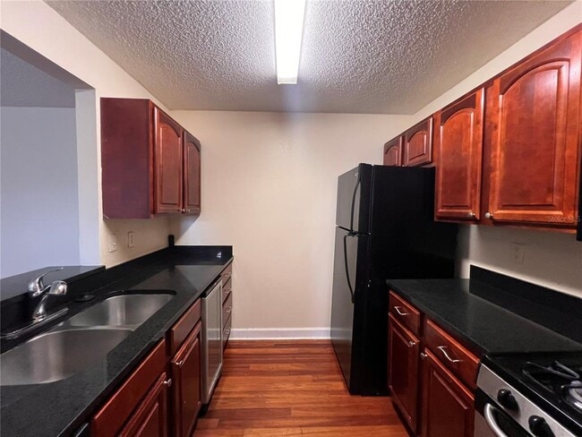 Building Photo - 2031 Dixie Belle Dr
