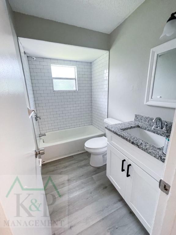 Building Photo - 515 Duchess Ct