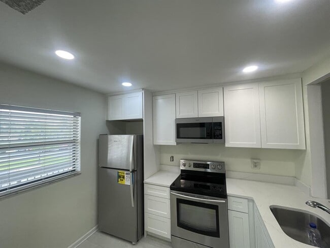 Building Photo - 143 NW 91st Ave