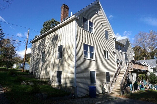 Building Photo - 90 Groton St