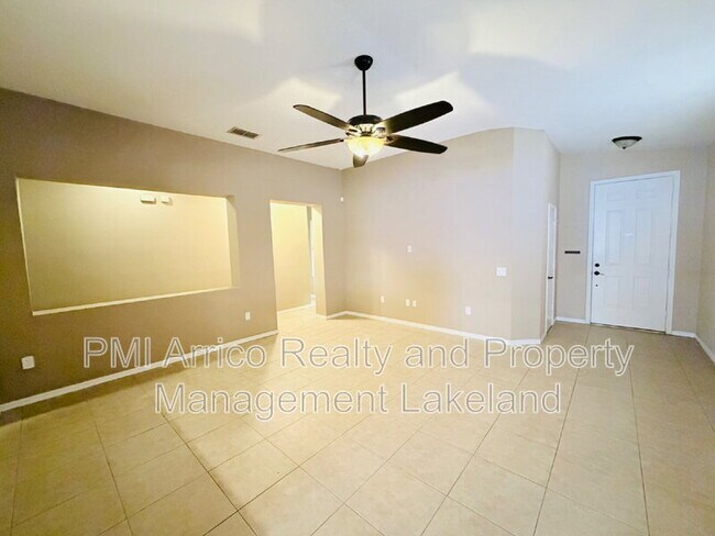 Foto del edificio - 3227 Ogden Dr
