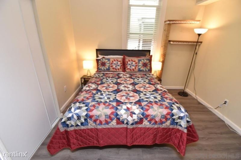 Foto principal - 3 br, 1 bath Townhome - 891 Memorial Dr