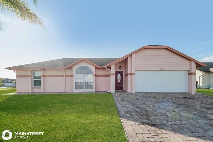 Foto principal - 2315 Queenswood Cir, Kissimmee, FL 34743