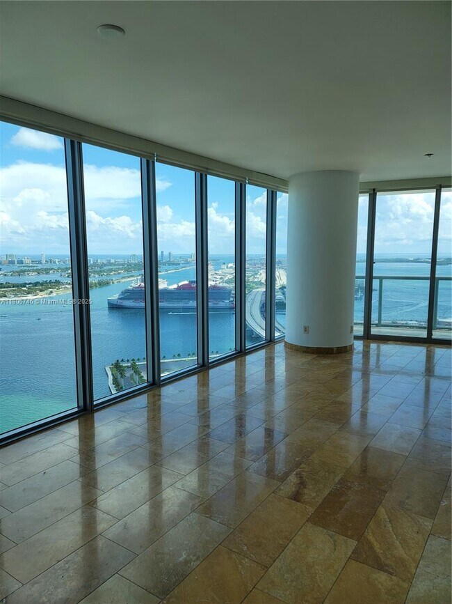 Building Photo - 888 Biscayne Blvd