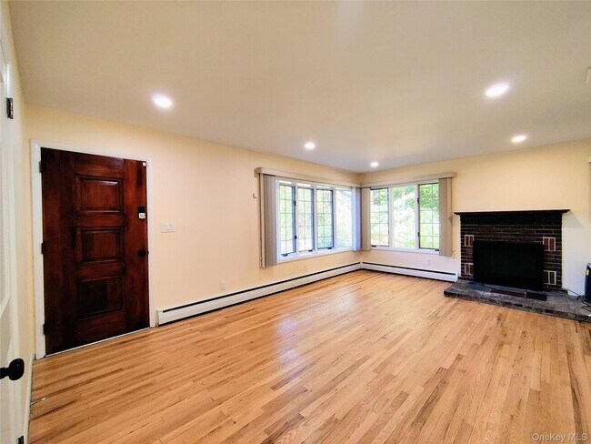 Foto del edificio - 102 Old Hopewell Rd