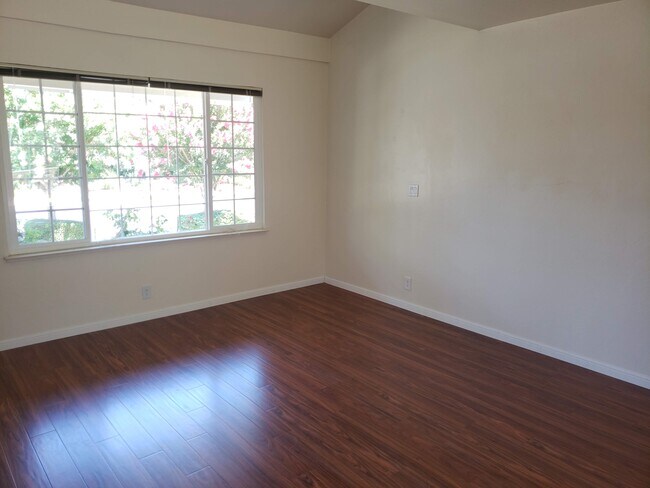 Building Photo - 769 San Simeon Dr