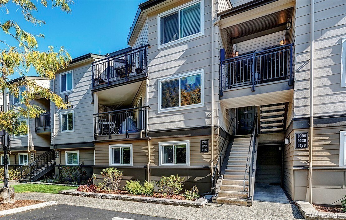 Foto principal - 15819 Leary Wy