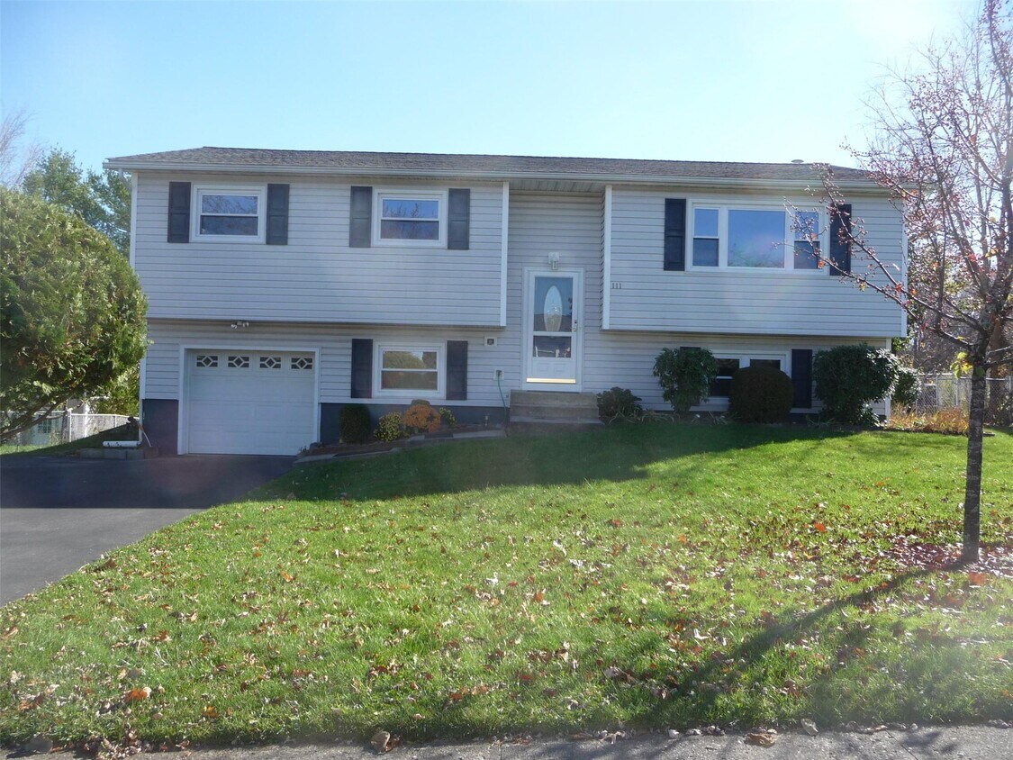 Primary Photo - 111 Rolling Meadows Rd