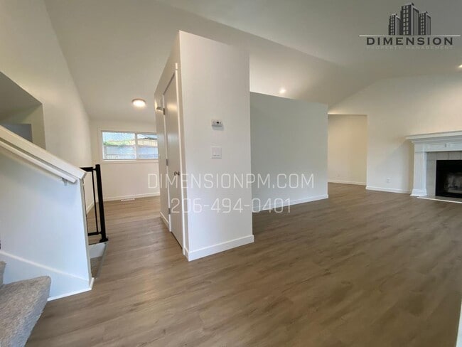 Building Photo - Stylishly Renovated Home with Private Back...