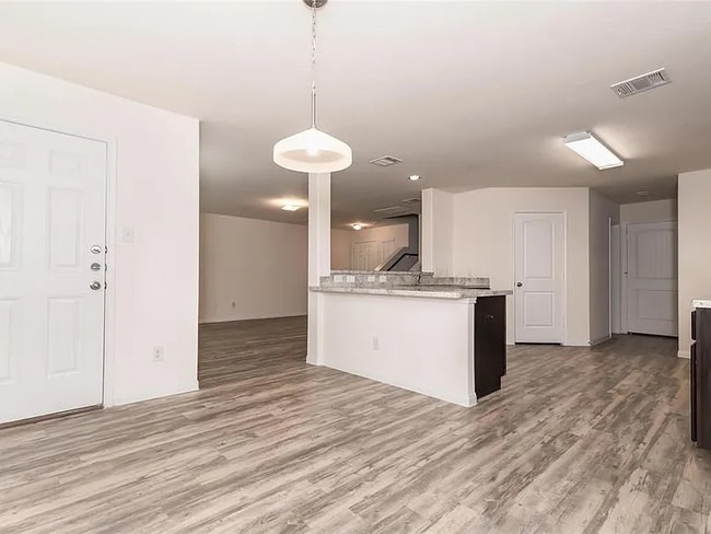Foto del edificio - 24413 Rossi Gardens Cir