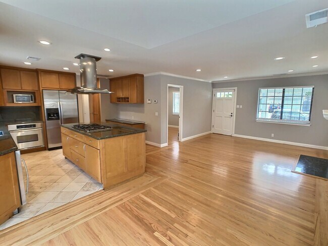 Building Photo - Charmingly Updated House in San Jose's Cor...