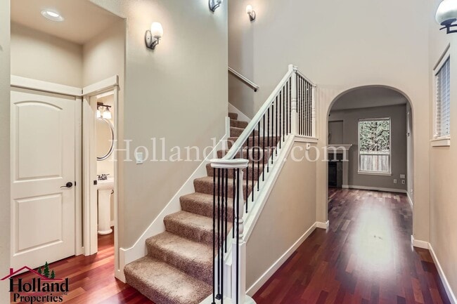 Building Photo - Beautiful Village at Orenco home, just minutes from Intel, NIKE, and direct MAX access to downtow...