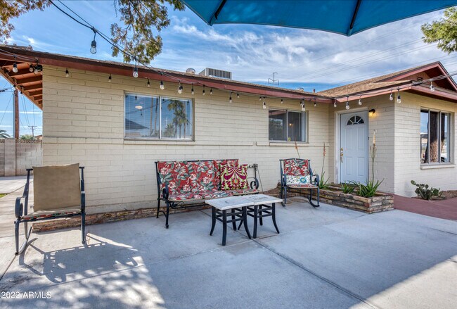 Building Photo - 201 E Alameda Dr
