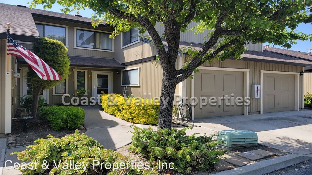 Primary Photo - 3 br, 1.5 bath House - 801 Nash Rd. A-9