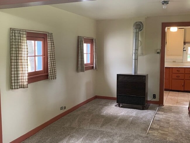 Building Photo - Updated 1 Bedroom ~ 1  Bathroom Cottage Mi...