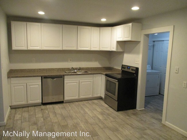 Foto del edificio - 3 br, 1 bath House - 1427 S 44th Street