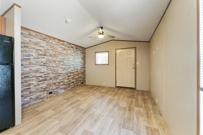 Building Photo - 720 Pritchett Ln