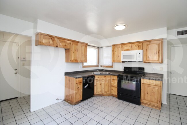 Foto del edificio - 4042 E Burgess Ln